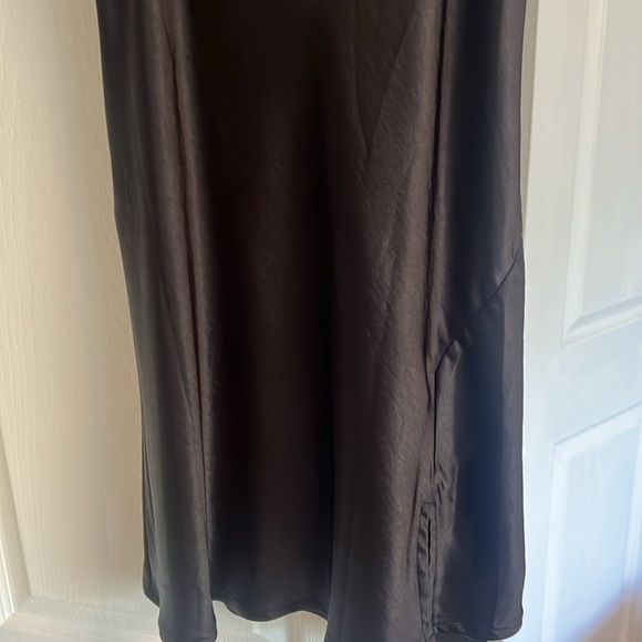 Elegant Black Satin Mini Dress Hello Molly - Picture 4 of 5